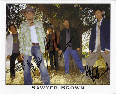 SAWYER BROWN - ENTIRE BAND AUTOGRAPHS on PHOTO