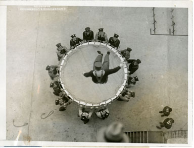 NEWS PHOTO: WASHINGTON FIREMAN STAGE DRILL (1928)