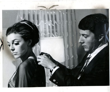 DUSTIN HOFFMAN / THE GRADUATE - VINTAGE PUB STILL 1969