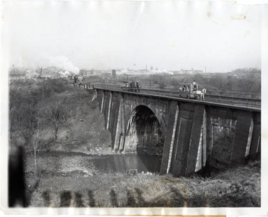 AP NEWS PHOTO: CENTENNIAL OF OLDEST RAILROAD SPAN 1929