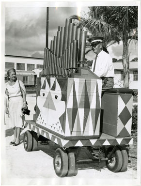 AP NEWS PHOTO: CALLIPOE SWAN SONG (SARASOTA FL) 1957