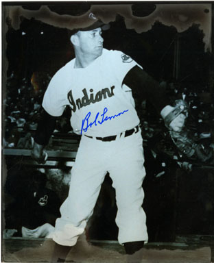 BOB LEMON (PITCHER) - AUTOGRAPHED PHOTO  INDIANS