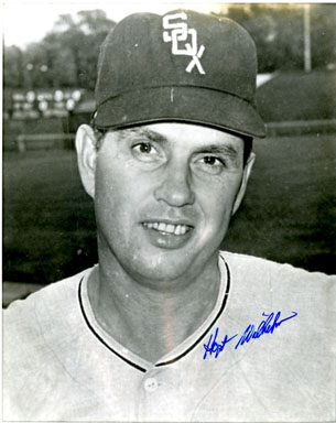 HOYT WILHELM (PITCHER) - AUTOGRAPHED PHOTO WHITE SOX