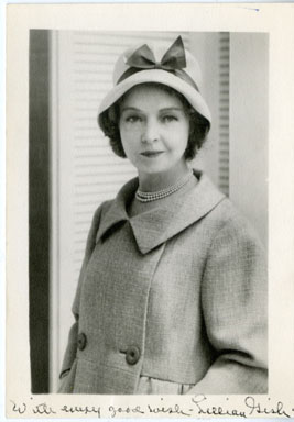 LILLIAN GISH - VINTAGE AUTOGRAPH ON PHOTO 1940s