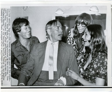 HENRY FONDA & CHILDREN / JANE / PETER - VINTAGE STILL