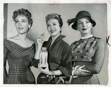 HOW TO MARRY A MILLIONAIRE (TV) / BARBARA EDEN - STILL