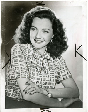LYNN BARI - VINTAGE PORTRAIT STILL (1946) BEAUTIFUL
