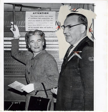 EDMUND G. "PAT" BROWN - VINTAGE PHOTO (1958)