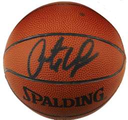 ANTOINE WALKER - SIGNED OFFICIAL WILSON MINI-BASKETBALL